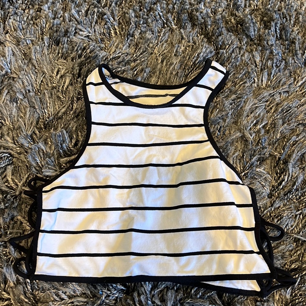 Women’s razor back crop top